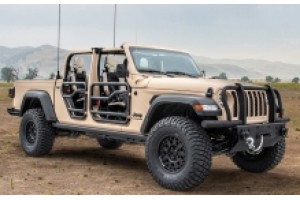 Jeep Gladiator XMT мілітарі версія, як результат партнерства між Jeep і AM General