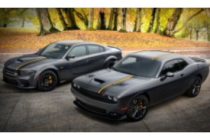 Осінь і два нові варіанти стилю Dodge Charger 2022 і Dodge Challenger 2022 прибувають саме до Хеллоуїну